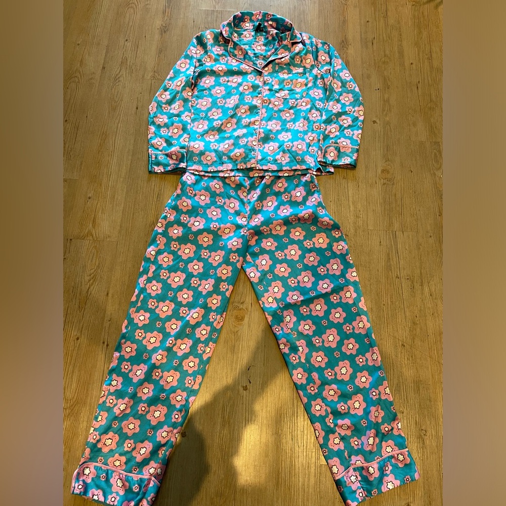 THE CUTEST silk pj set